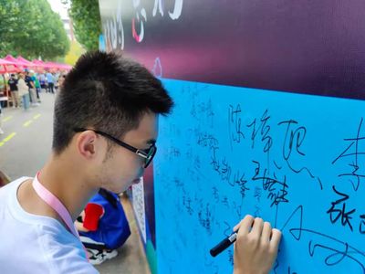 信息学院圆满举办2021级本科新生迎新工作，科技信息咨询服务成亮点